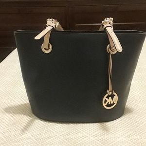 MICHAEL KORS TOTE (Authentic)